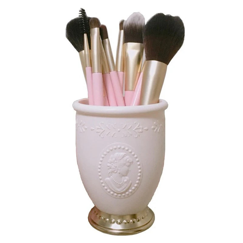 French Retro Makeup Brush Holder – Embossed Portrait Organizer